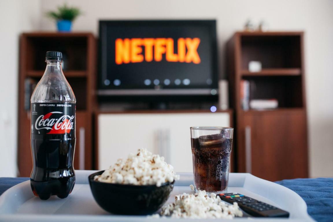 Netflix & Chill - Air Conditioning Hotel Varsavia Esterno foto